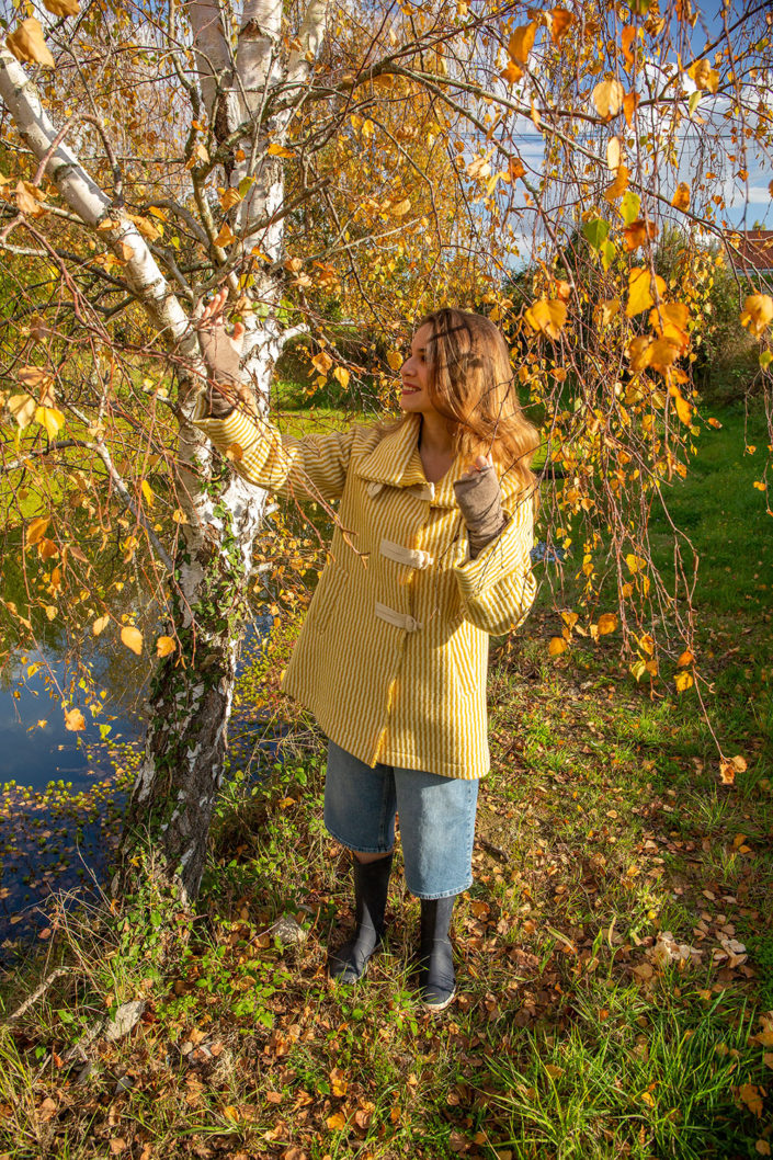 veste jaune arbre mode carole doussin photographe